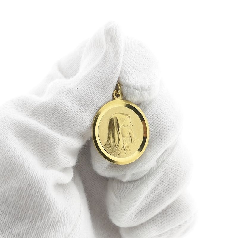 Image 6 of Gold pendant depicted with Mary