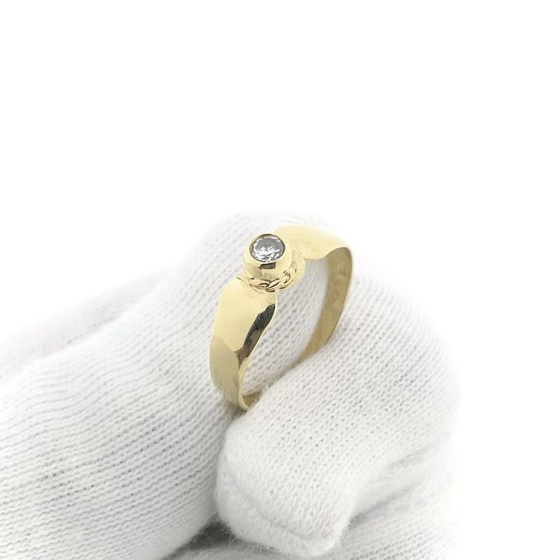 Image 9 of Gold solitaire ring with zirconia