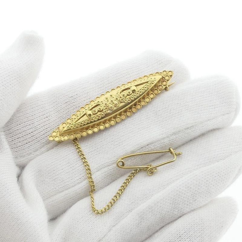 Image 8 of Gold brooch with Zeeland buttons