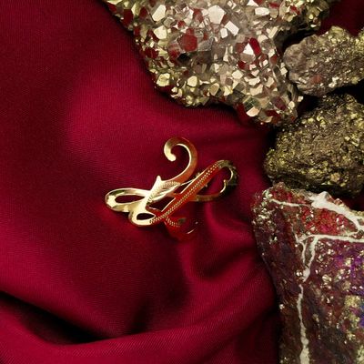 Gold letter brooch; letter H | Vintage Image 2 of Gold letter brooch; letter H | Vintage