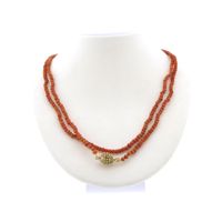 Vintage red coral beaded necklace with gold clasp | 96 cm