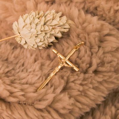 Image 2 of Gold pendant of a cross with corpus