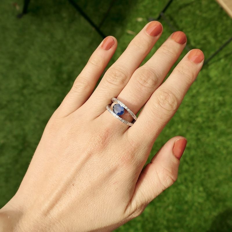 Image 3 of 18-karat white gold ring | Sapphire & Diamond 0.28 ct.