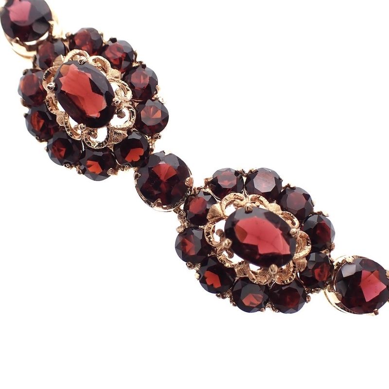 Image 3 of Antique gold Venetian link necklace with garnet