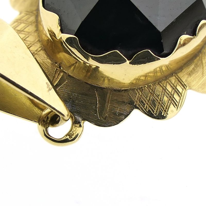 Image 5 of Vintage gold pendant with garnet
