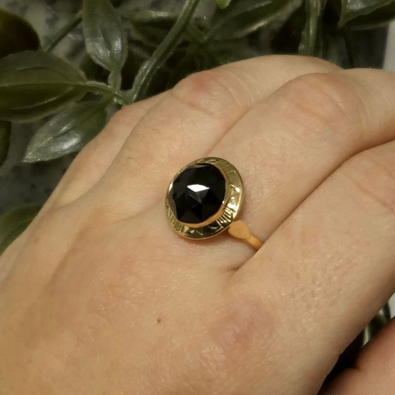 Image 10 of Vintage gold ring with garnet