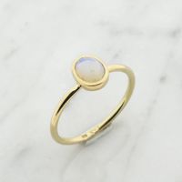 Gold ring with precious opal