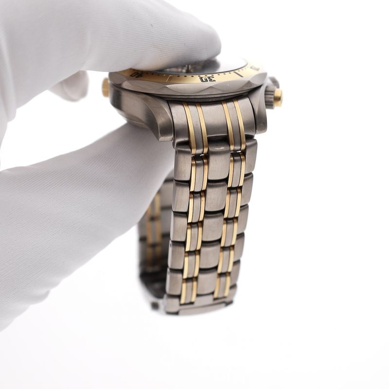 Image 17 of Omega Seamaster Chronograph 300m 2297.80.00; Yellow gold/titanium men's watch