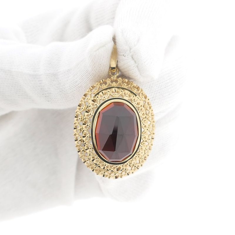 Image 9 of Vintage gold pendant with garnet