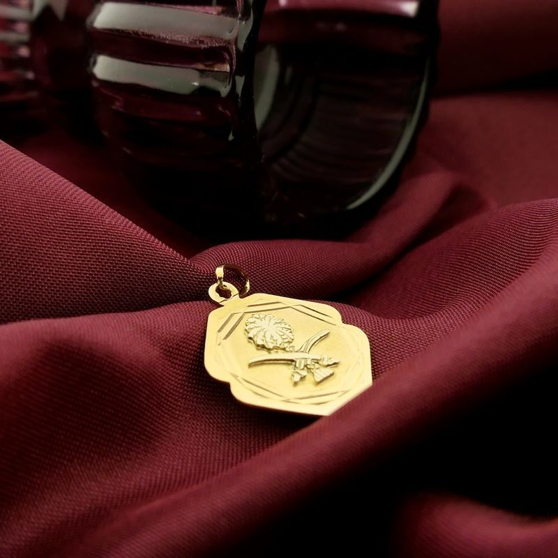 Image 6 of Gold pendant of the coat of arms of Saudi Arabia