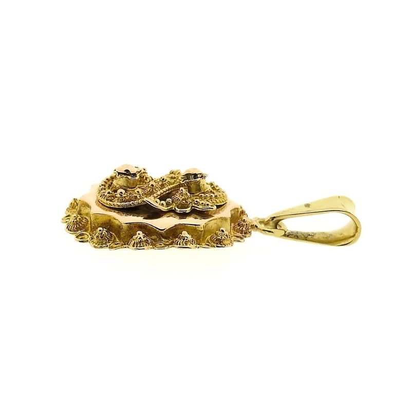 Image 8 of Two-tone antique gold pendant with Zeeland knots