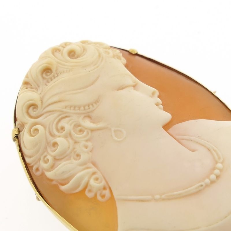 Image 5 of Antique gold brooch with cameo