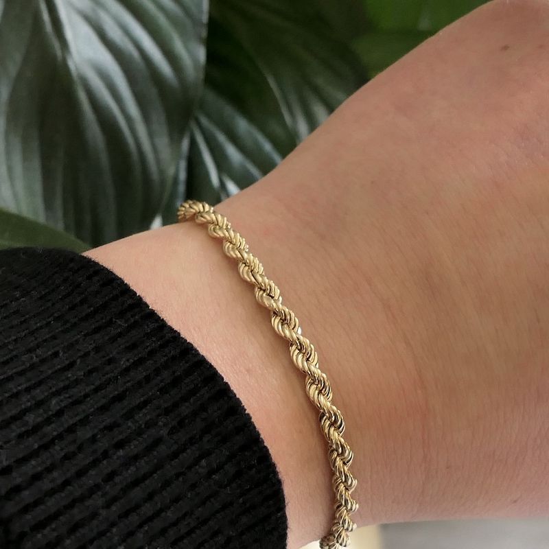 Image 7 of Gold twisted link bracelet | 20 cm