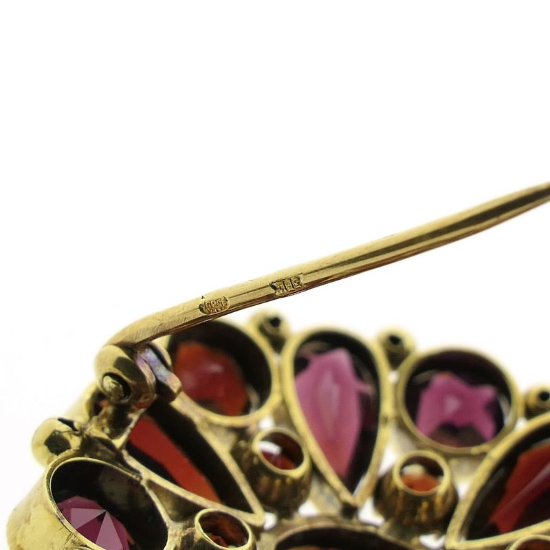Image 9 of Vintage gold brooch with garnet