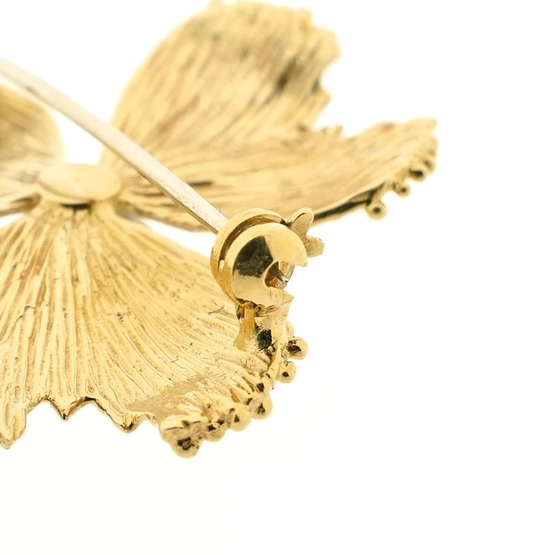 Image 3 of Gold brooch with sapphire and diamond; 0.20 ct.