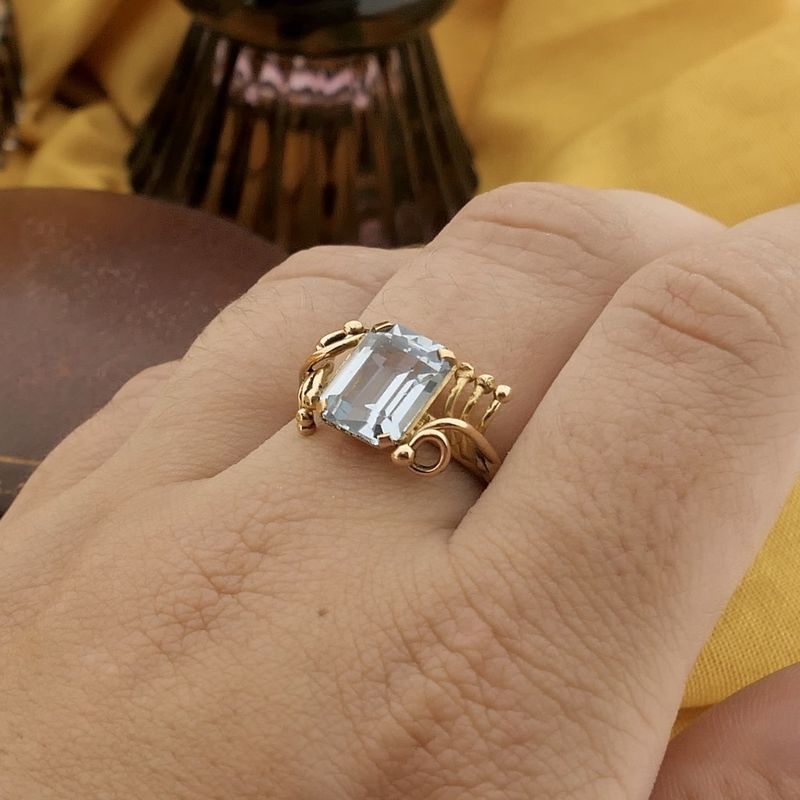 Image 7 of Gold ring with aquamarine