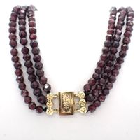 Vintage garnet bead necklace with gold ornamental clasp | 37 cm