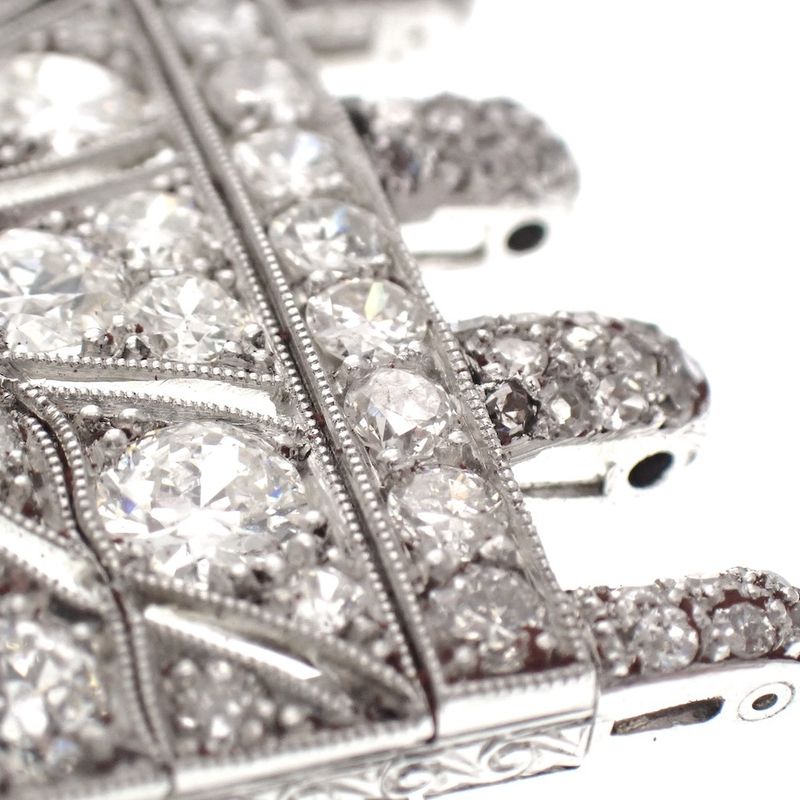 Image 5 of Unique 18 kt white gold brooch set with diamonds of approx. 4.70 ct.