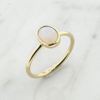 Gold ring with precious opal