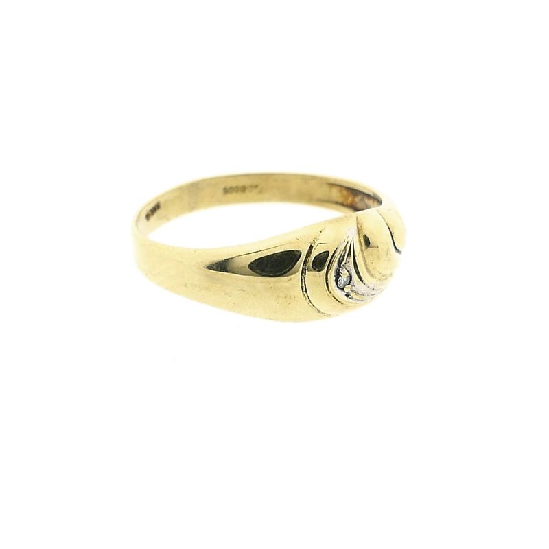 Image 4 of Gold croissant ring with diamond; 0.005 ct.