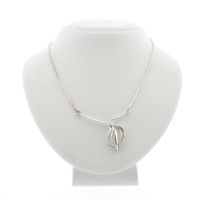 Silver necklace with fixed pendant