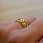 Image 5 of Gold ring with pattern