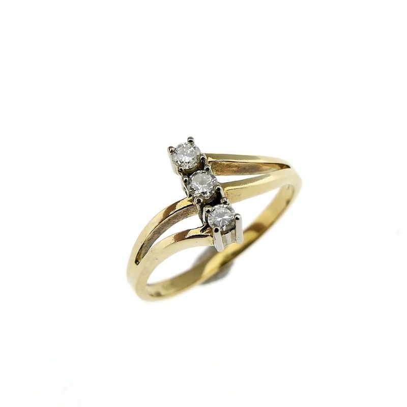 Image 1 of Vintage gold ring with diamonds 0.15 ct.