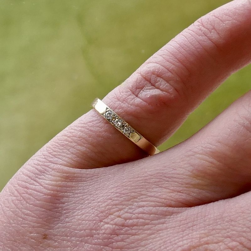 Image 10 of Gold ring with diamond; 0.06 ct. | Jeunesse