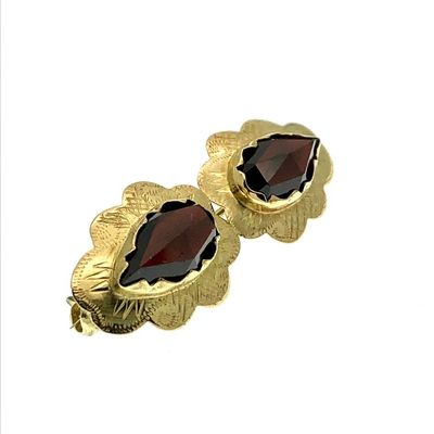 Image 2 of Antique gold brooch with garnet stones