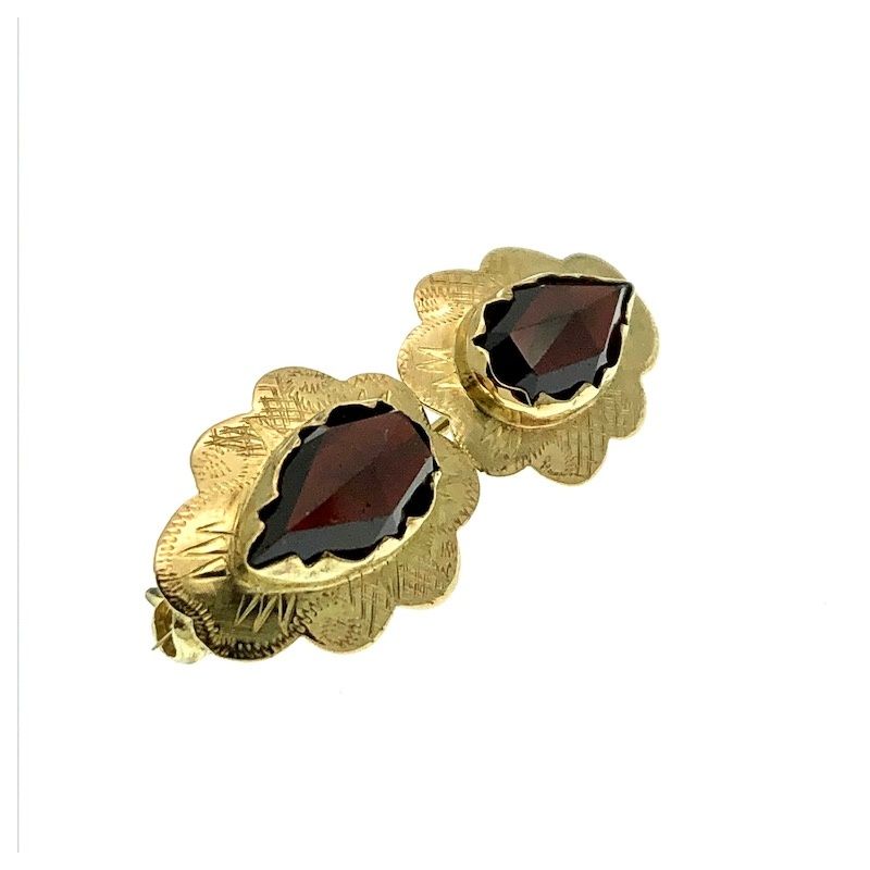 Image 2 of Antique gold brooch with garnet stones