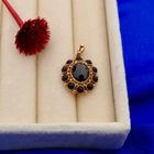 Image 3 of Gold pendant with garnet