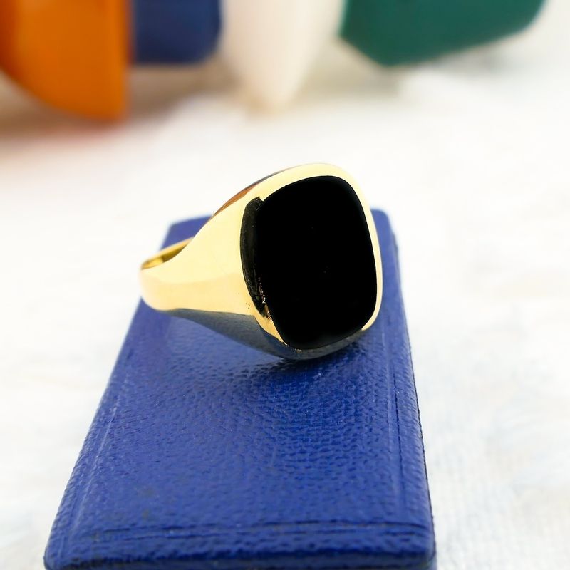 Image 2 of Gold signet ring with onyx