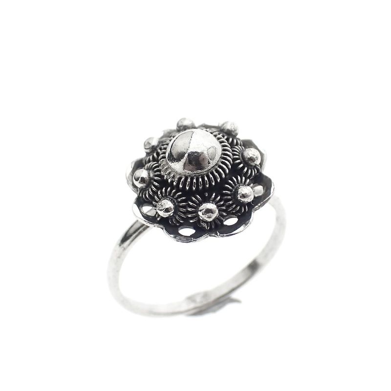 Image 8 of Silver ring with Zeeland button
