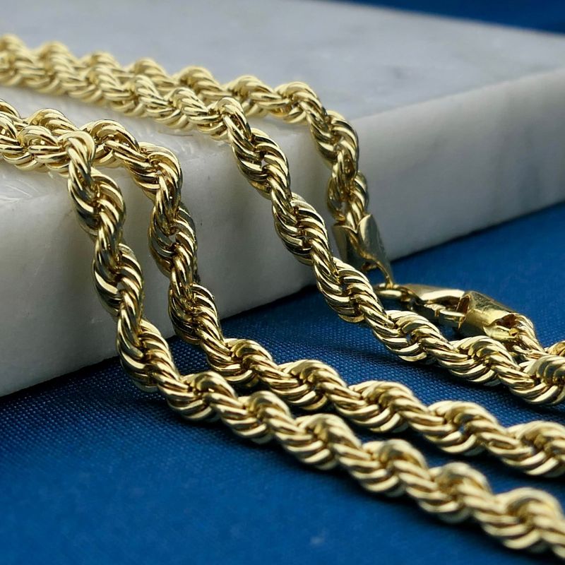Image 2 of Gold twisted link chain