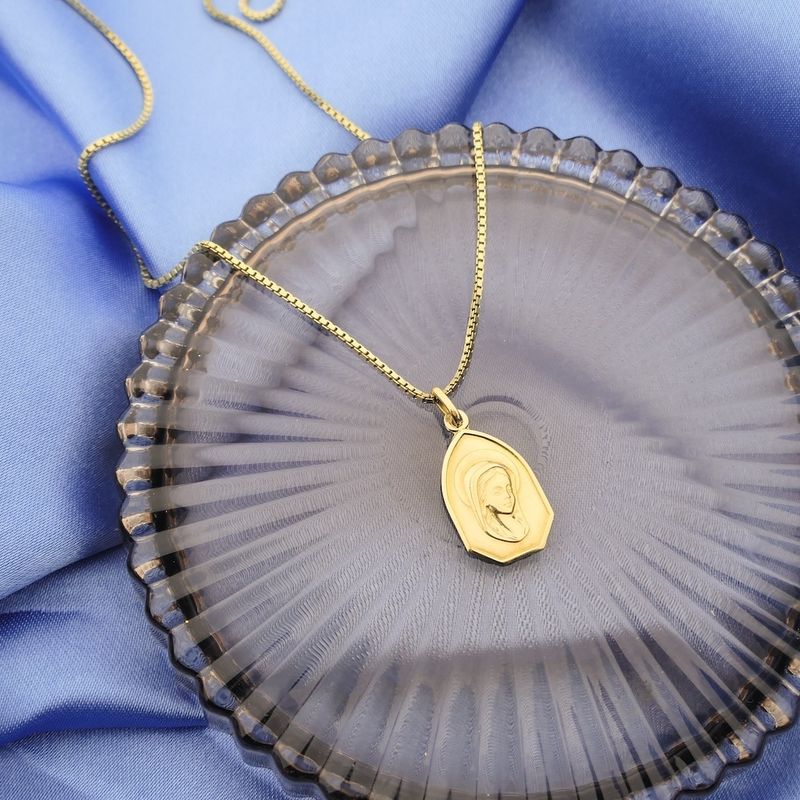 Image 2 of Golden pendant of Mary