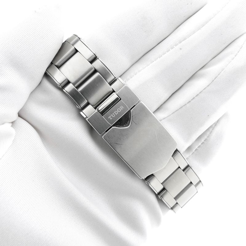 Image 8 of Tudor Black Bay 41mm 'Burgundy' 79230R; Automatic men's watch