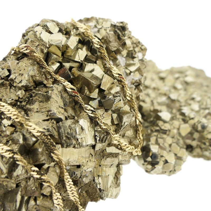 Image 2 of Gold twisted link chain | 40 cm