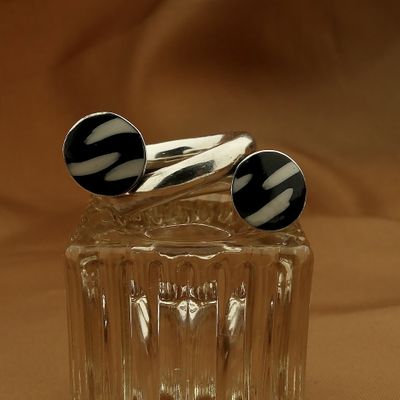 Image 2 of Artistic silver ladies ring with enamel