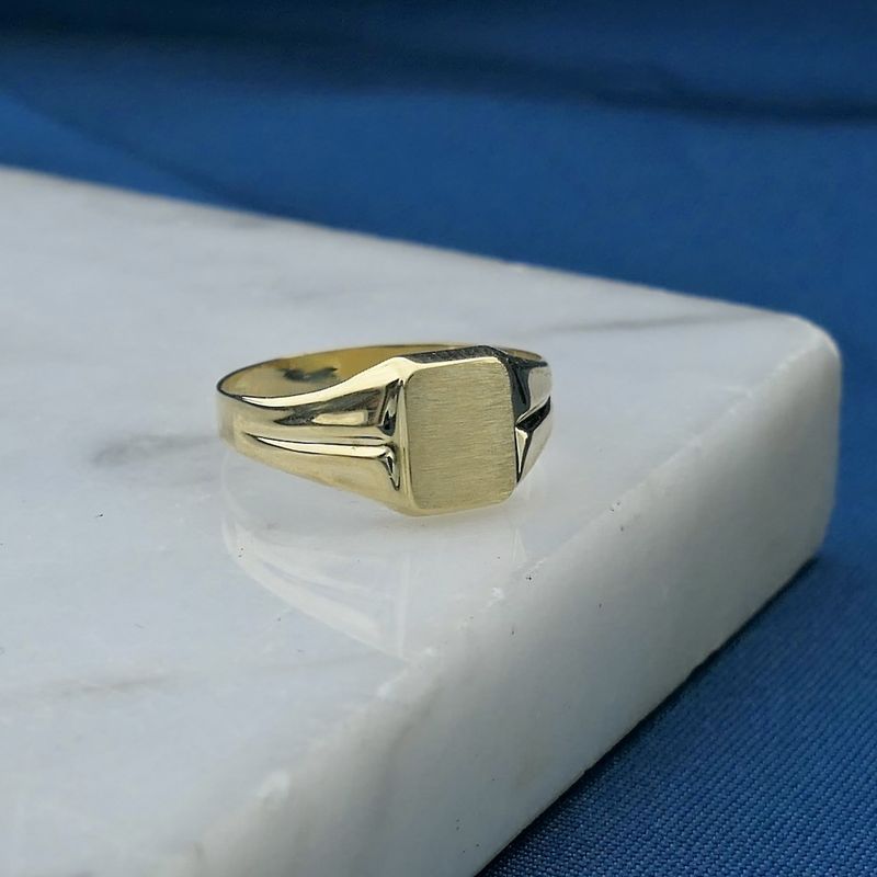 Image 2 of Vintage gold women's signet ring | pinky ring