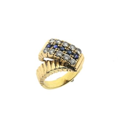 Image 1 of Gold ring with sapphire and diamonds; 0.50 ct.