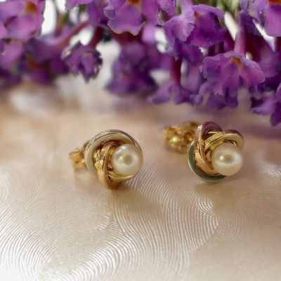 Image 2 of Tricolor gold stud earrings with pearl