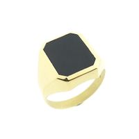 Gold signet ring with onyx.