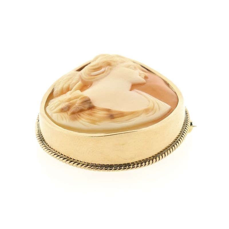 Image 7 of Antique gold brooch/pendant with cameo