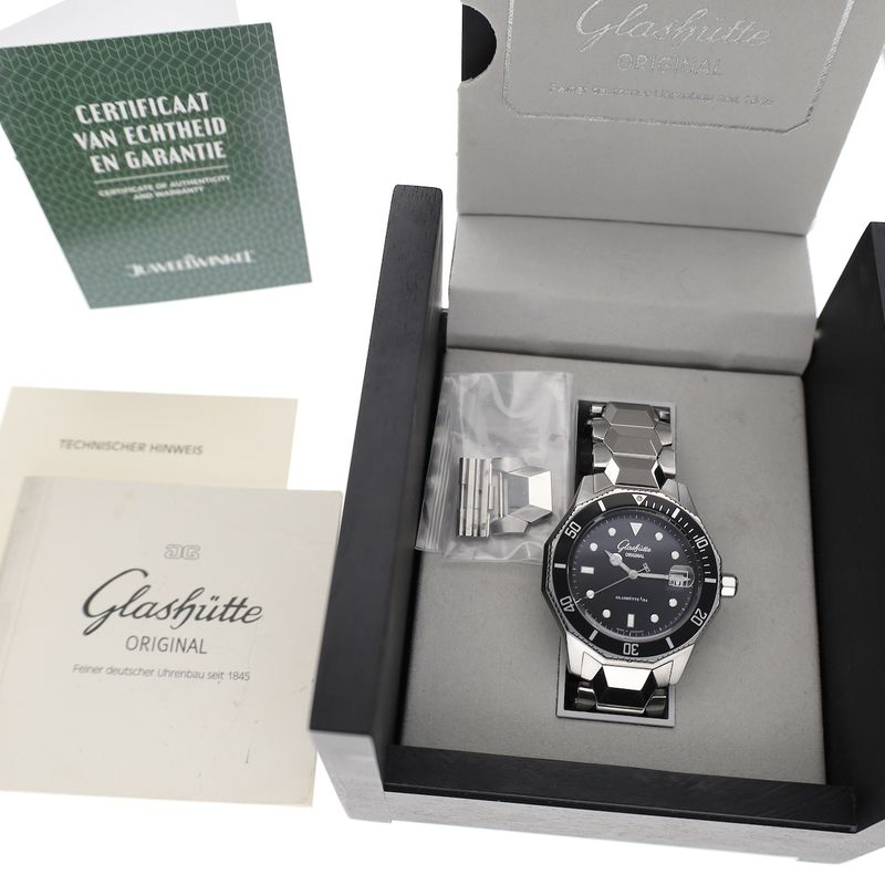 Image 4 of Glashütte Sport 'Dodecagonal' 10-330-90-904; Automatic men's watch