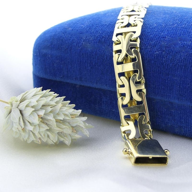 Image 2 of Gold flat king bracelet; Men | 22 cm