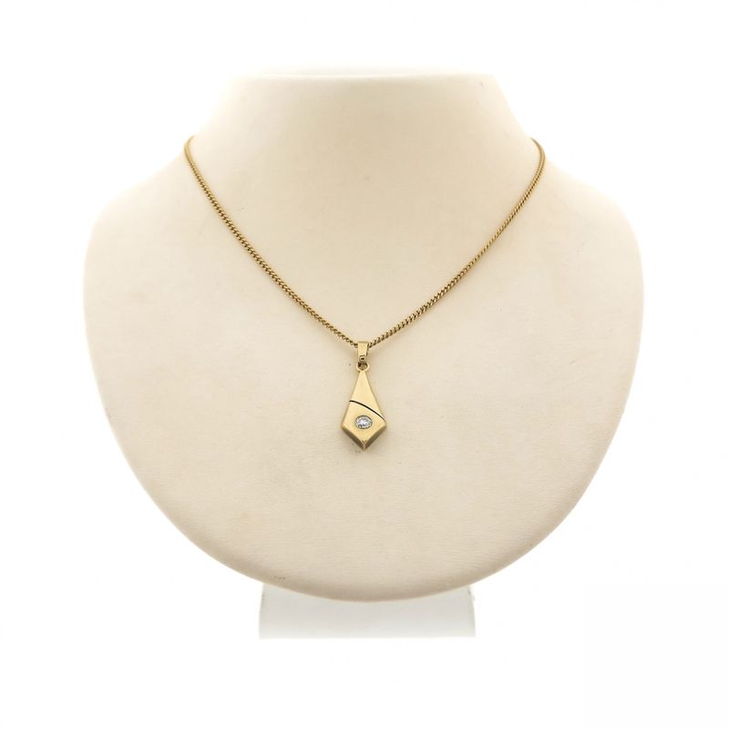Image 4 of Gold pendant with diamond; 0.17 ct.