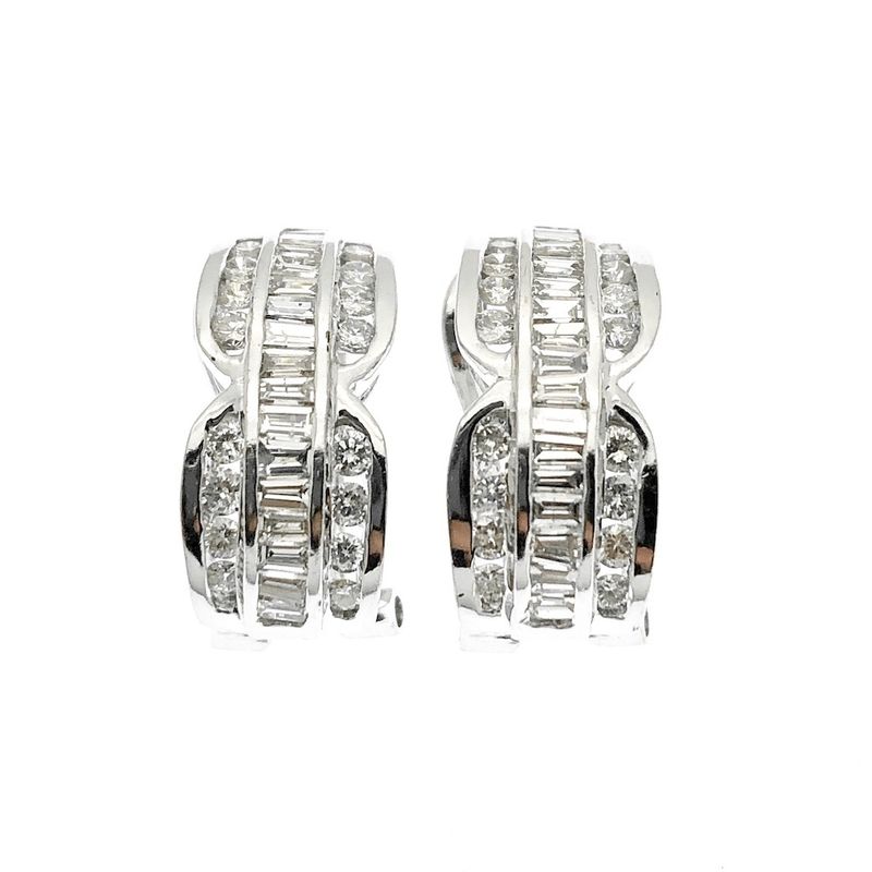 Image 1 of 18-karat white gold earrings with brilliant and baguette-cut diamonds, 1.28 ct in total