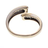 Two-tone gold ring with diamonds; 0.12 ct.