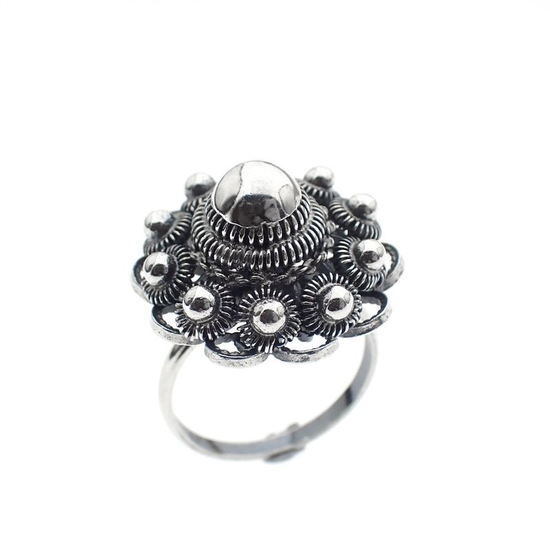 Image 1 of Silver ring with Zeeland button