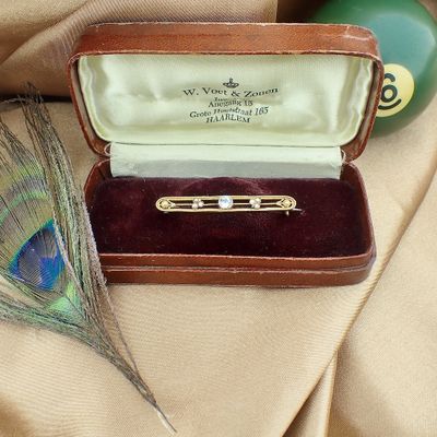 Image 2 of Antique gold brooch with aquamarine and pearls | Victorian